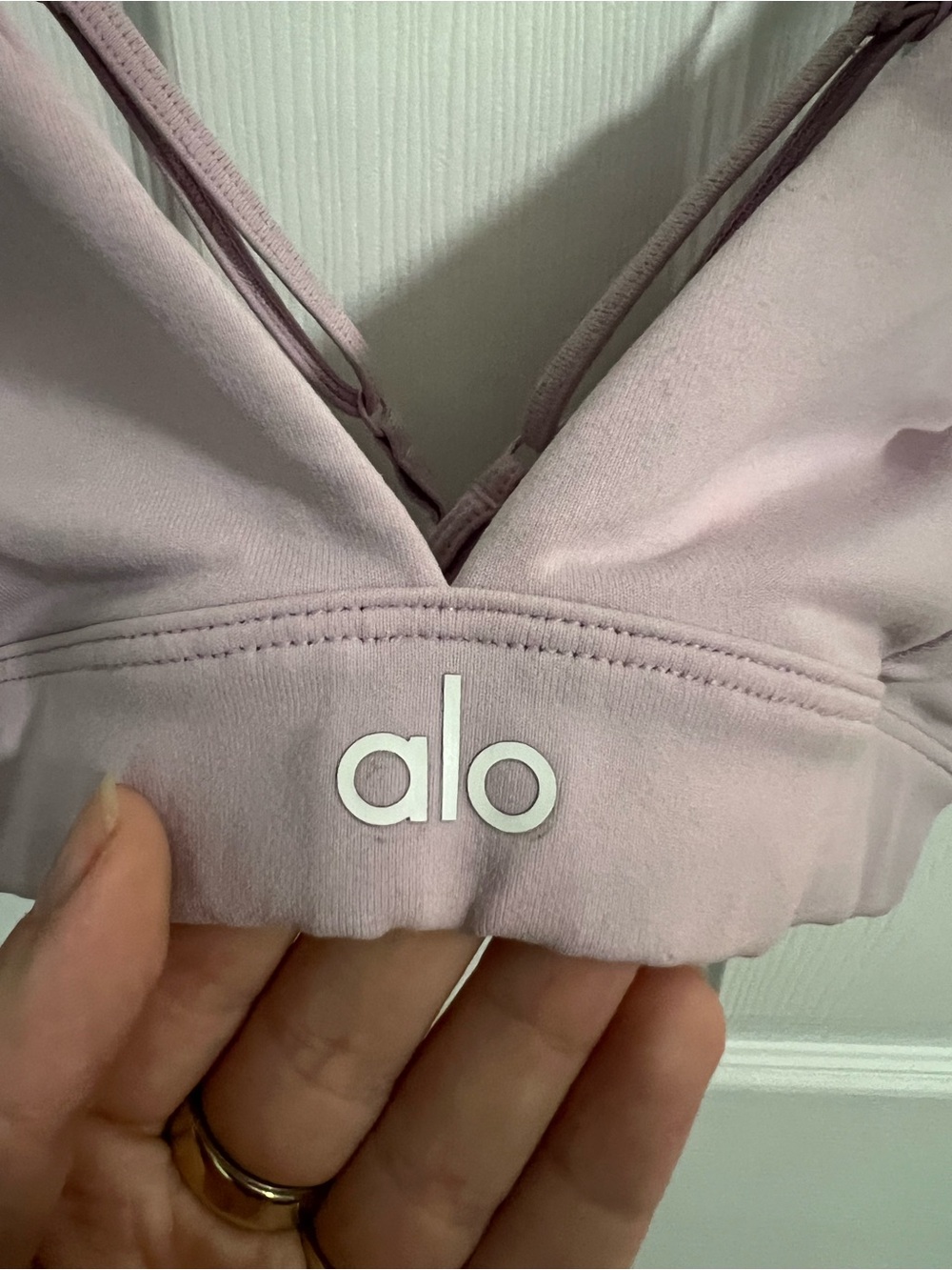 ALO Yoga sports bra - Picture 2 of 3